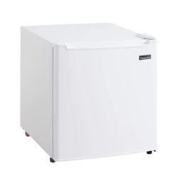 Freezerless Mini Fridge, White 1.7 cu. ft. Used 