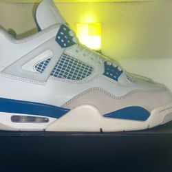 Air Jordan 4 Military Blue