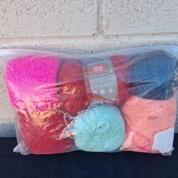 Bag Of Yarn Rainbow/95 Pickup Time 2:00-10:40 Pm Cash Only Read Description 