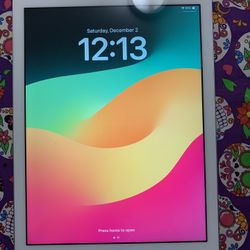 Apple iPad 6th Generation 32GB Unlocked Like New!