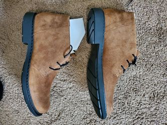 Men Brand new Suede boots, Camper size 9D
