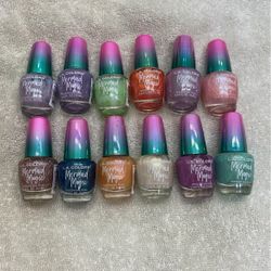 NAIL POLISH 