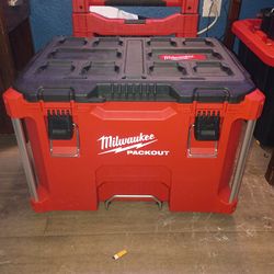 Milwaukee packout