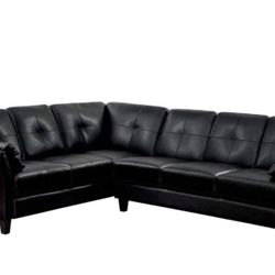 New Sectional. Black Leatherette . 104ā X 82ā X 33āH. Free Delivery !