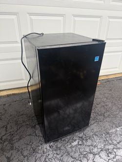 Mini fridge
