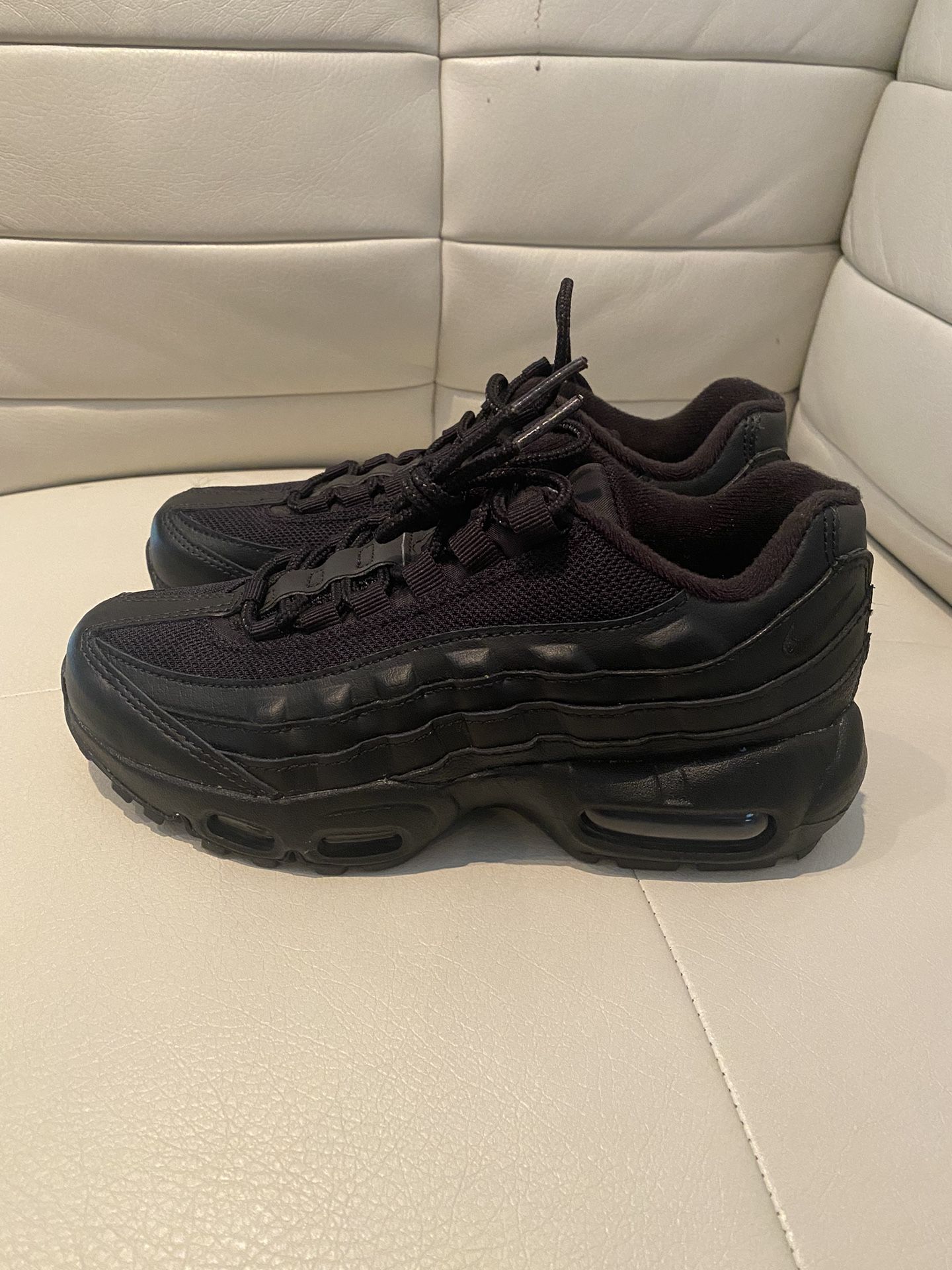 Nike Air Max 95 Recraft (GS) size 4.5y
