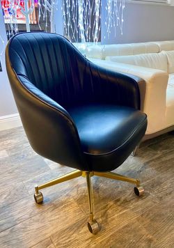 Oversized Leather Club Bucket Office Chair Thumbnail