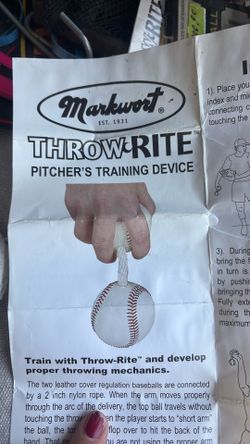 Baseball throw rite pitchers training device