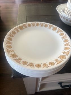 Vintage Corelle by Corning Butterfly Gold dinner plate, approximately 10¼”.