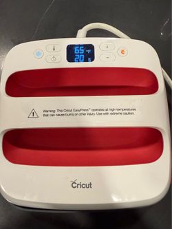 Cricut Easy Press 2 ( 9 x 9 ) - Heat Transfer Machine ( used in mint condition )