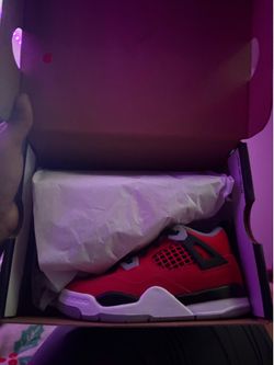 Jordan 4s 9c