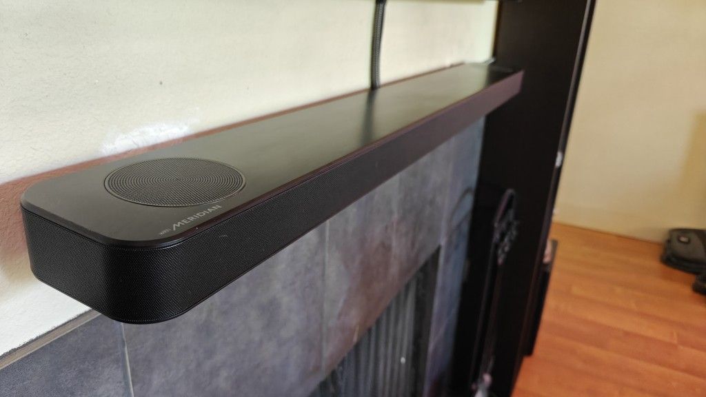 LG SP8YA Soundbar w/ Wireless Subwoofer – Premium Dolby Atmos Sound