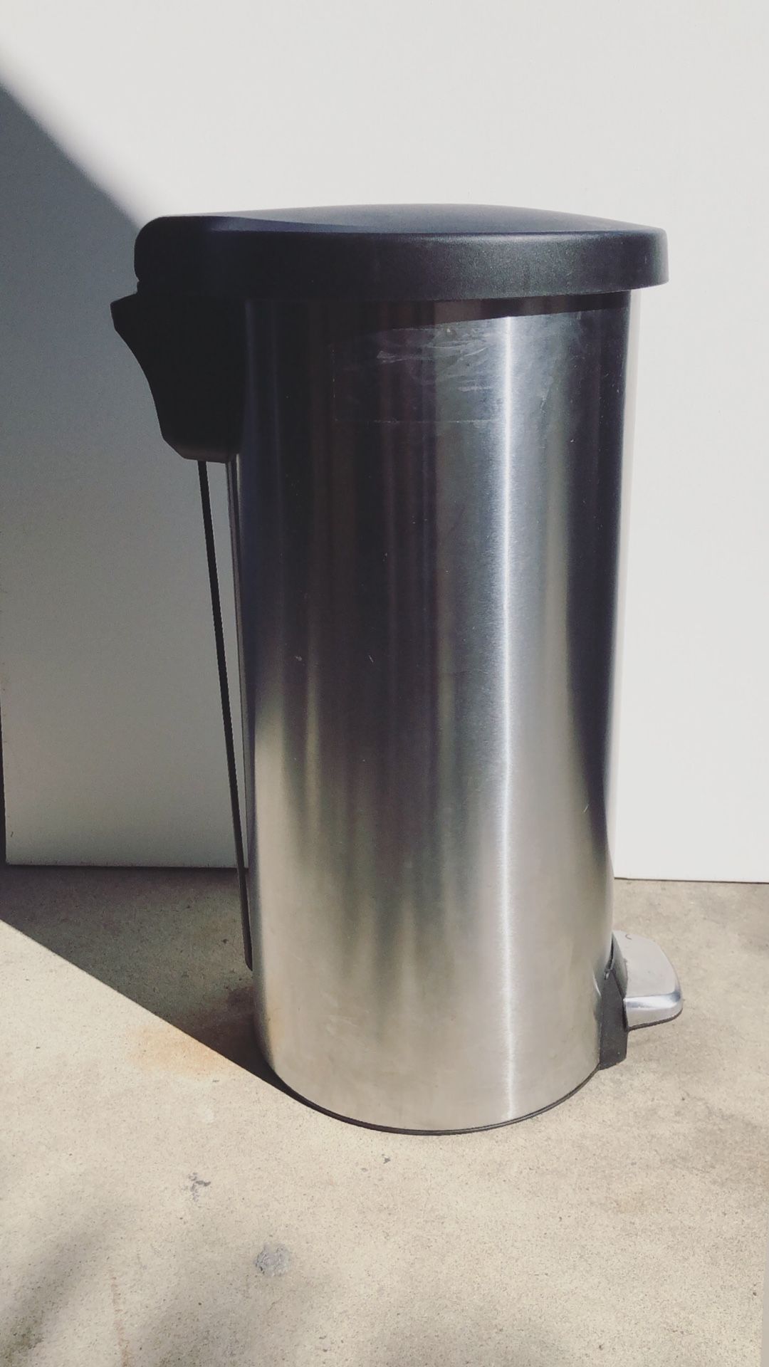 Simplehuman 30L Trash Can for Sale in Anaheim, CA - OfferUp
