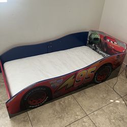 Lightening McQueen Toddler Bed Set