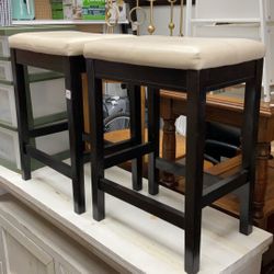 Set Of 2 Bar Stools 24" High 