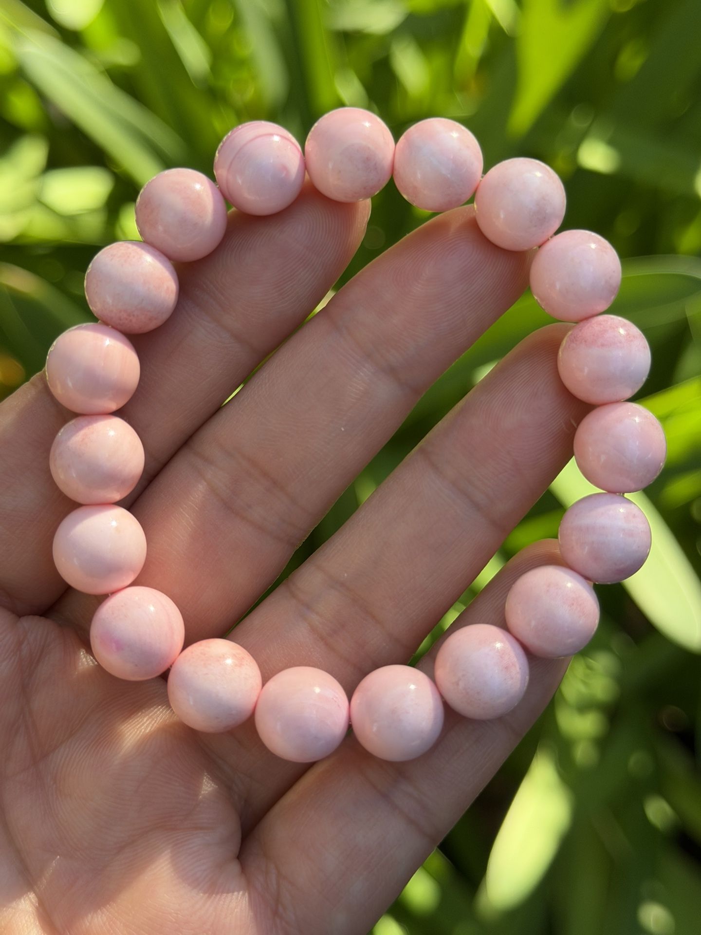 10.5mm Stretchable Queen Conch Shell Bracelet