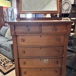 Chest Of Drawers With Rotating Mirror
