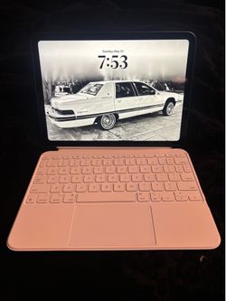 Apple Ipad and Keyboard