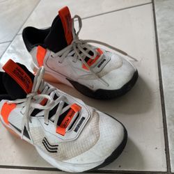 Basketball Shoes good condition