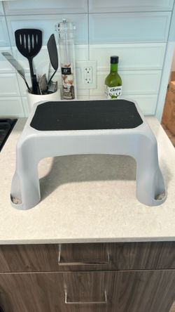 Step Stool with non-slip top