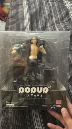 Pop up parade eren aot statue