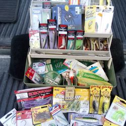 Fishing Gear Package With Tackle Box 80$