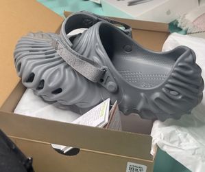 Bembury Crocs Size 11 