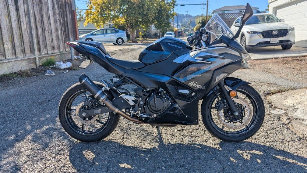 2025 Kawasaki Ninja 500 SE ABS Clean Title Motorcycle