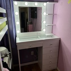 New Makeup Vainty With Shelf 