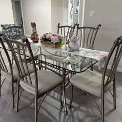 Dining Room Table With Chairs 