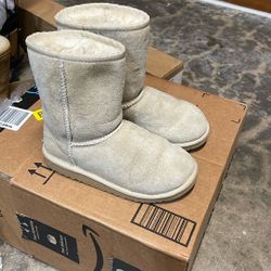 Ugg Snow Boot Kids Size 13