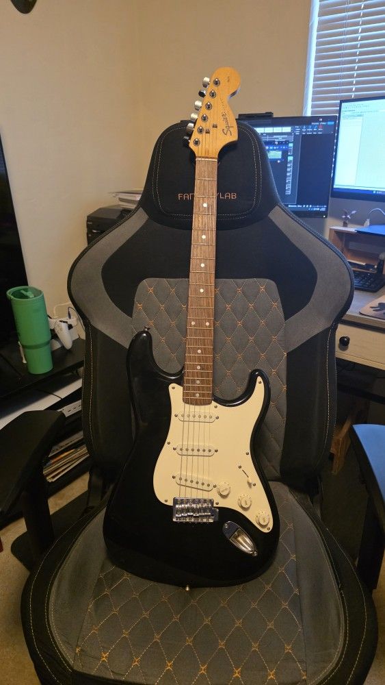 2000 Fender Squire Stratocaster