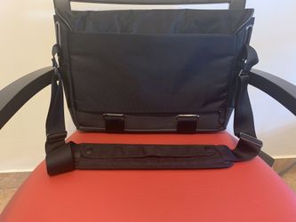 booq messenger Laptop bag. Like NEW