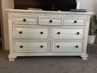 Dresser And Two Nightstands