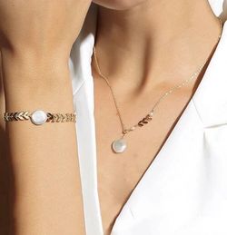 Necklace and bracelet $7