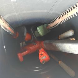 Lawn Mower Newer,edger,trimmers,blower,seeders Go Into Business For 200