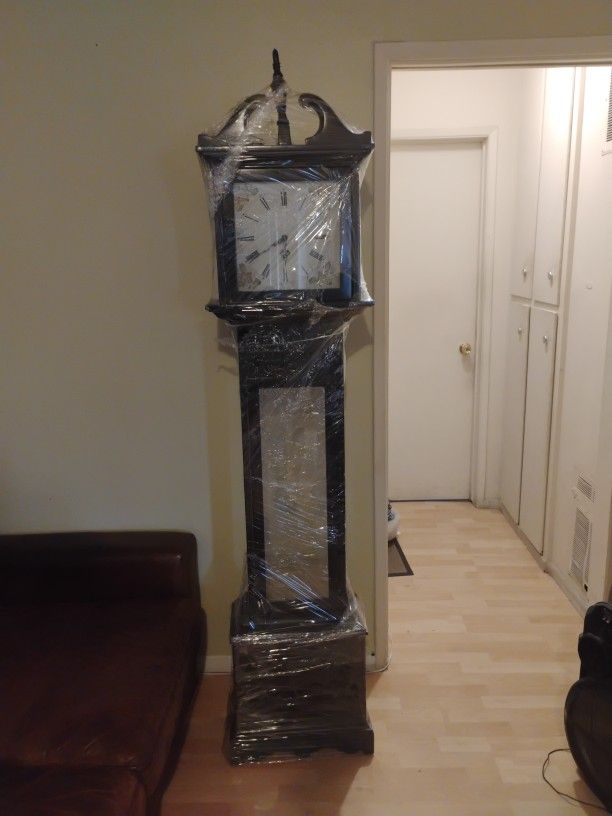 Wood Tower Clock Antique Price 150