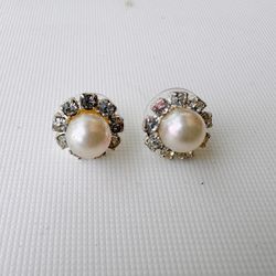 vintage pearl rhinestone earrings costume jewelry 1/2 inch