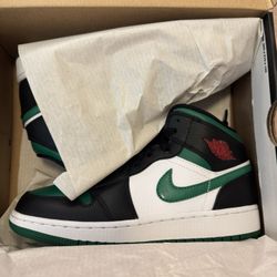 Jordan 1 Mid GS 4 Black Pine Green