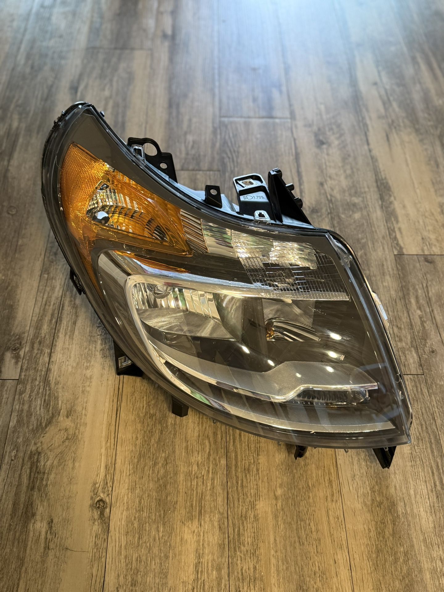2014 - 2020 Dodge Ram ProMaster Halogen Headlight (Right/Passenger)