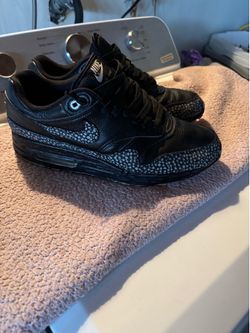 Nike Air Max size 9.5 man $20
