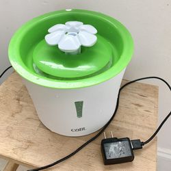 Brand New Catit Cat Water Fountain 