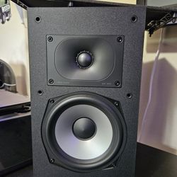 Polk Bookshelf Or Surround Sound Speakers 