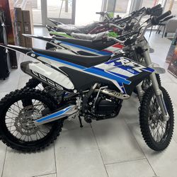 Apollo RFZ 250CC Dirt Bike New! Finance For $50 Down Payment!!