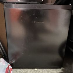 Hisense mini Fridge 