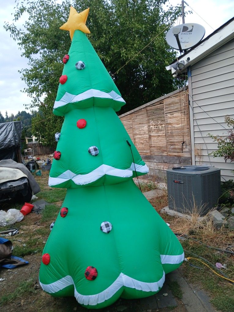 Santa and Tree Electric