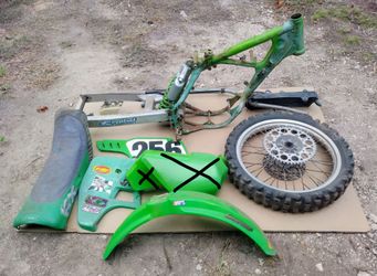 88-89 Kawasaki KX125 Parts For Sale, Frame, Swingarm, Seat, Plastics Etc..