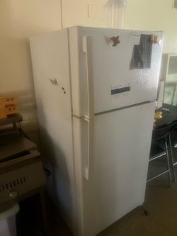 GE Refrigerator