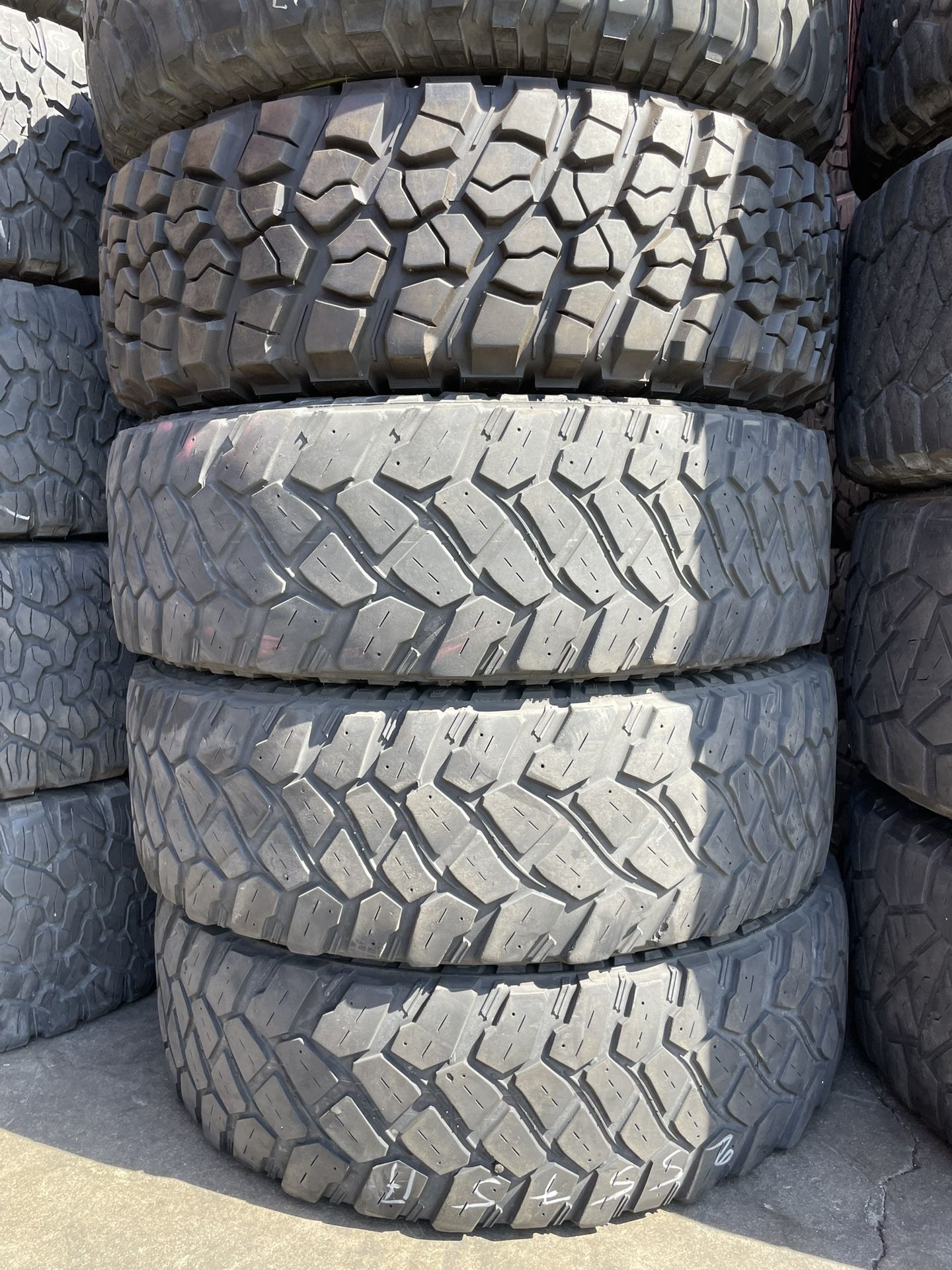 Vendo Un Set De Llanta LT255/75R17 Marca Firestone