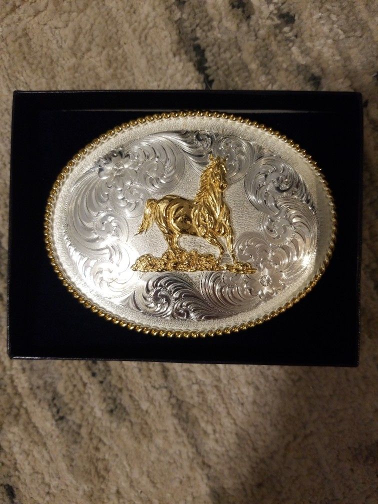 Belt Buckle. Horse. Montana Silversmiths. 